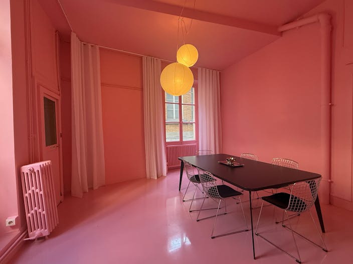 🌸 Appartement Rose — Paris 1er | 4,5m sous plafond | 100m du Pont-Neuf - Image 1