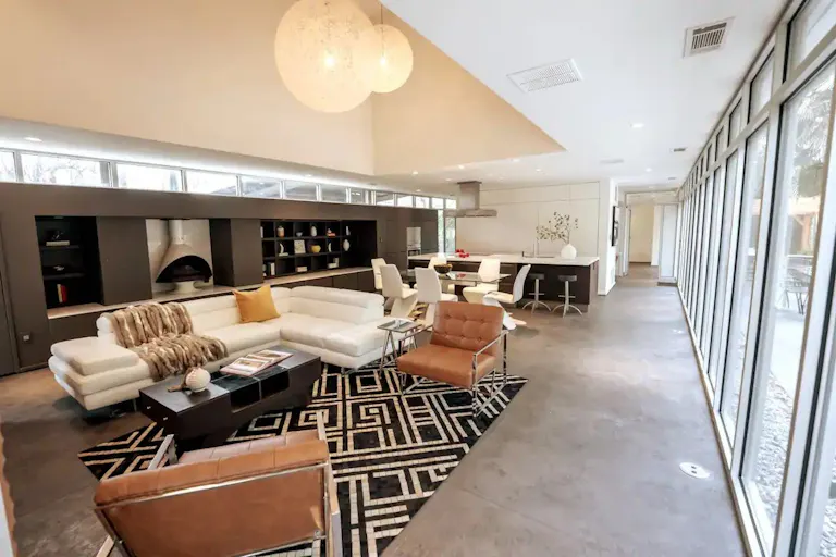 Northside Manor - Image 3