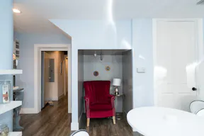 Stunning Art Deco Suite - Image 10