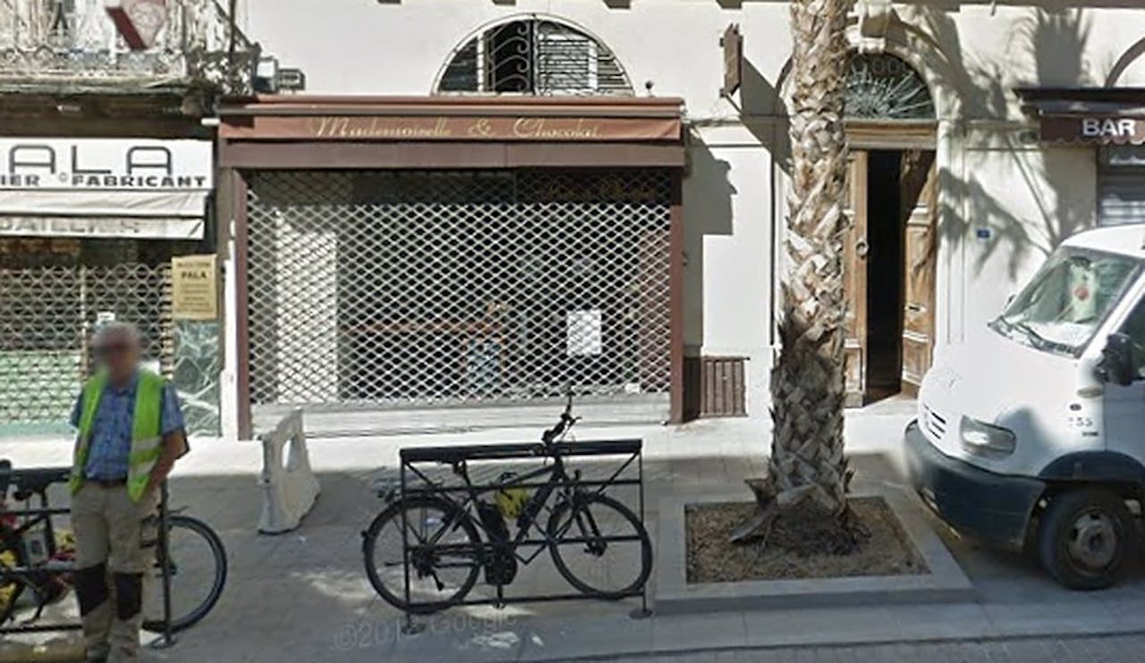 Boutique Shop Busy Area - Montpellier Ecusson District - Image 0