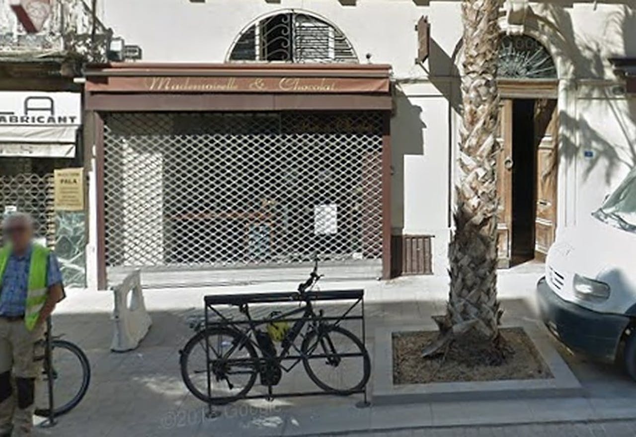 Boutique Shop Busy Area - Montpellier Ecusson District - Image 0