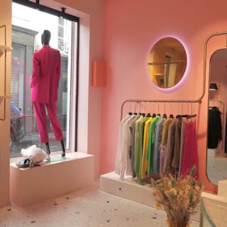Charming store in Le Marais - Image 2