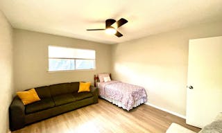 Lovely Central Austin Duplex! - Image 11