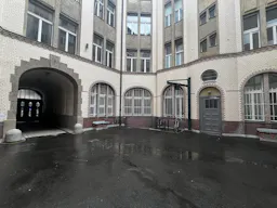 Central Berlin Pop-Up with Industrial backyard - Image 3