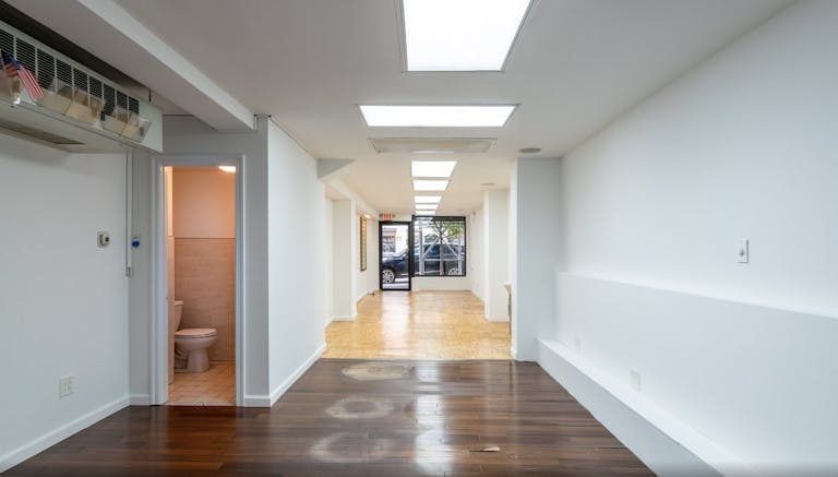 Standard Retail Space on the UES - Image 0