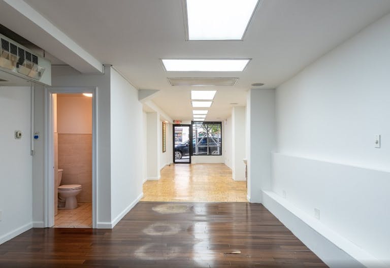 Standard Retail Space on the UES - Image 0