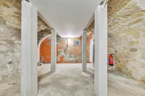 Beautiful space in Le Marais - Image 10