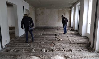 Prime Location Boutique on Rue de Rivoli - Image 10