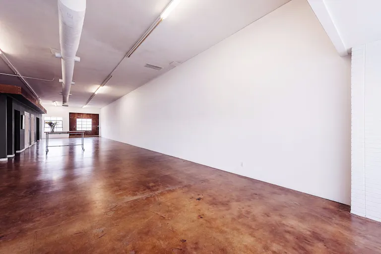Pop-Up Retail / Art Gallery in Burbank - Image 0