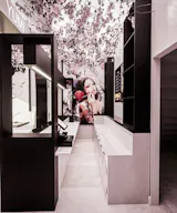 Magnifique boutique au d�cor sobre et sophistiqu� enti�rement refaite � neuf - Image 2