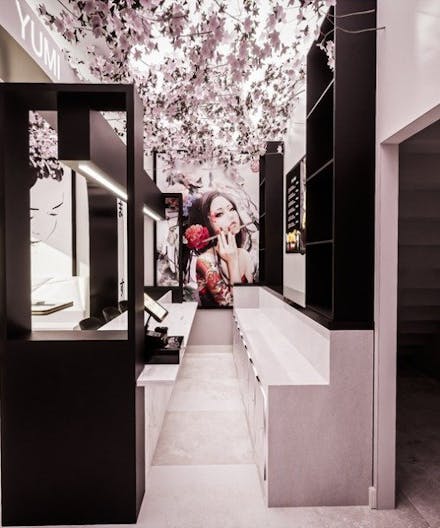 Magnifique boutique au d�cor sobre et sophistiqu� enti�rement refaite � neuf - Image 2