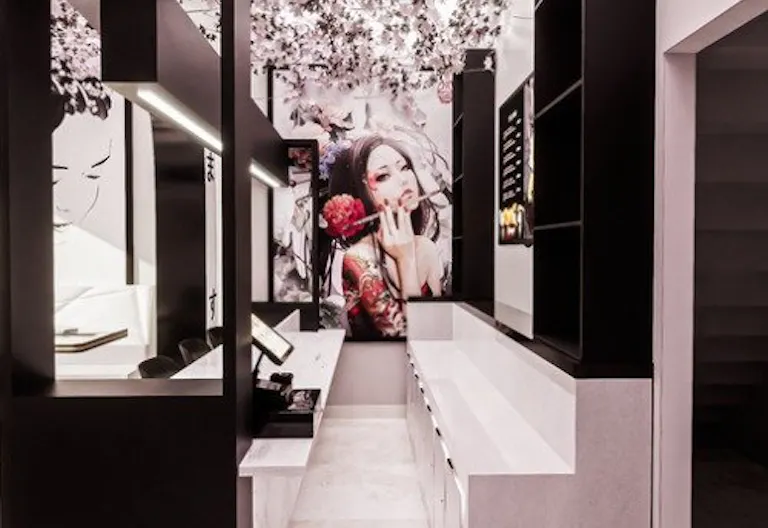 Magnifique boutique au d�cor sobre et sophistiqu� enti�rement refaite � neuf - Image 2