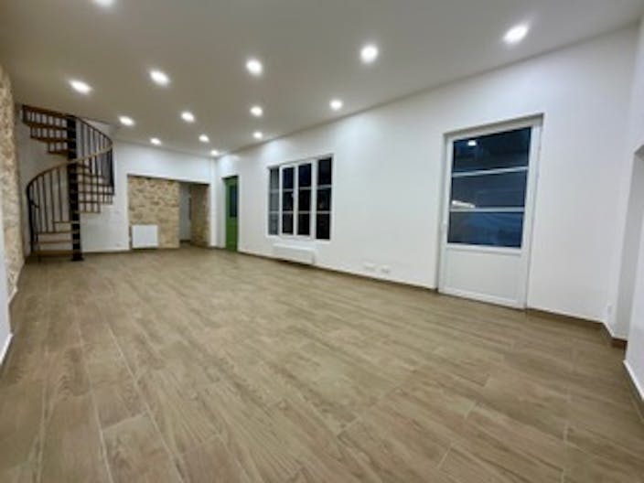 Spectaculaire Espace Éphémère à Paris - Image 4