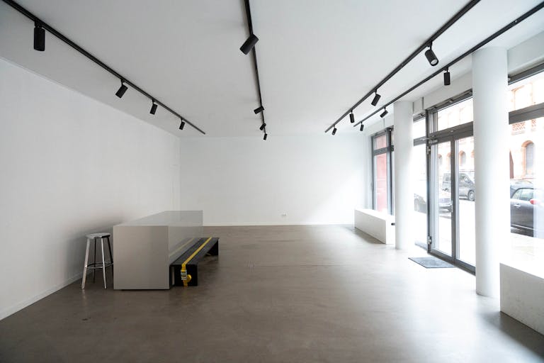 Trendy Pop Up Space in Berlin's Vibrant City Center - Image 1