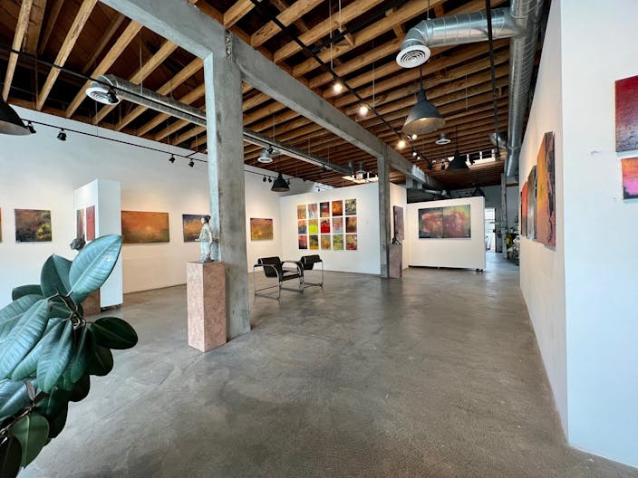 Spacious Industrial, vintage mid town gallery and studio with great natural lighting. - Image 0