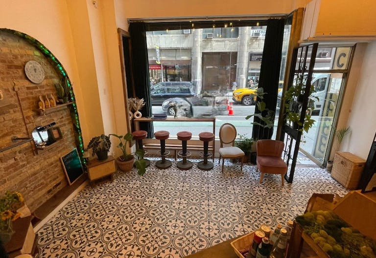 Our vintage oasis in the heart of the city - Image 2