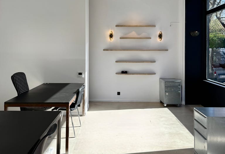 Espace Créatif Atelier-Galerie - Pop-up Lumineux avec Vitrine - Image 3