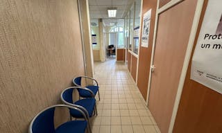 D�cor/Lieu de tournage: Commissariat - Image 12