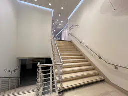 Boutique Flagship centre commercial Bercy 2 - Image 3