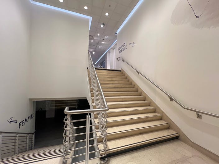 Boutique Flagship centre commercial Bercy 2 - Image 3
