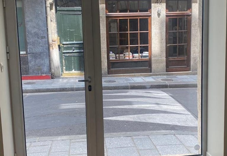 AU COEUR DE L'ILE SAINT LOUIS - Image 4