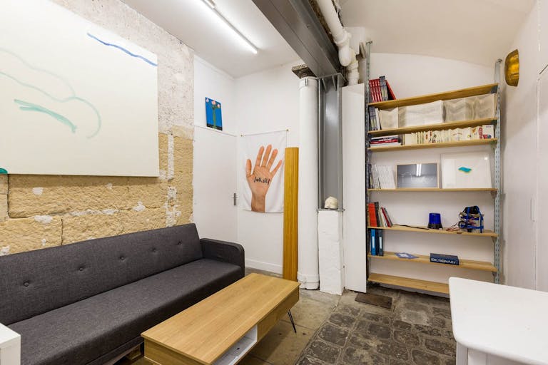 Lovely Boutique Shop in Le Marais - Image 4