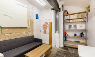 Lovely Boutique Shop in Le Marais - Image 4