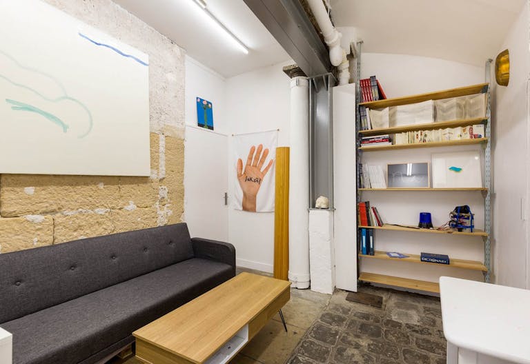 Lovely Boutique Shop in Le Marais - Image 4