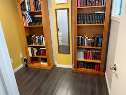 Modern Office Space in Astoria Queens ? Perfect for Meetings, Filming, or Therapy - Image 13