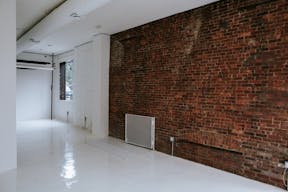 Storefront & Photo Studio w/ Inventory Room (Bed Stuy) - Image 6