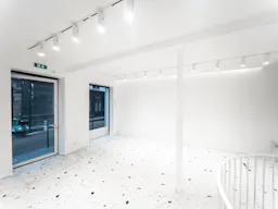 Showroom Saint-Anastase - Image 1