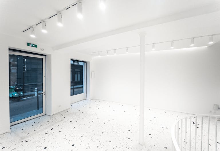 Showroom Saint-Anastase - Image 1