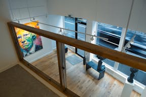 showroom, galerie spacieuse et lumineuse/ vitrine 6 m lineaire au coeur du marais - Image 5