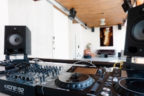 Dynamic Art Gallery & Pop-up Venue in Kreuzberg/Neukölln - Image 3