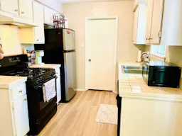 Lovely Central Austin Duplex! - Image 3