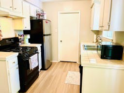 Lovely Central Austin Duplex! - Image 3