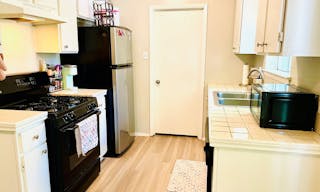 Lovely Central Austin Duplex! - Image 3