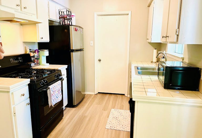 Lovely Central Austin Duplex! - Image 3