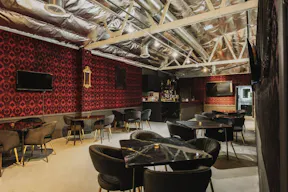 Lounge + Photography Studio - Image 2