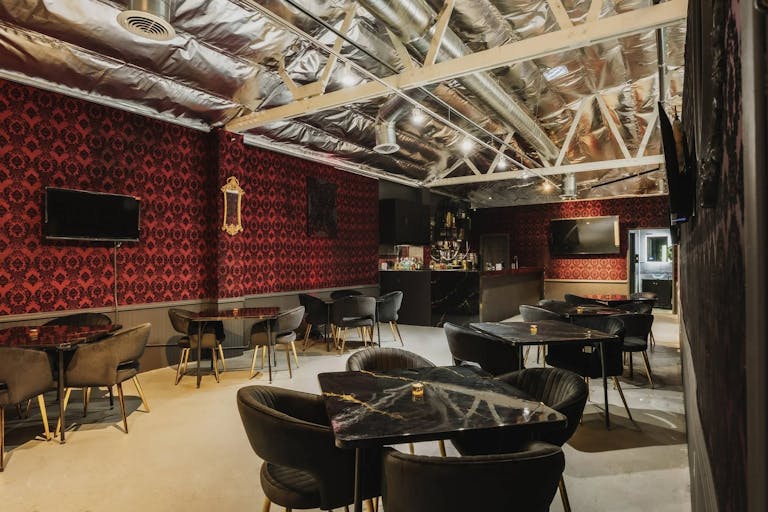 Lounge + Photography Studio - Image 2