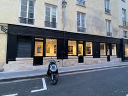 Galerie d'art dans avec grande salle dans Le Marais - Image 1