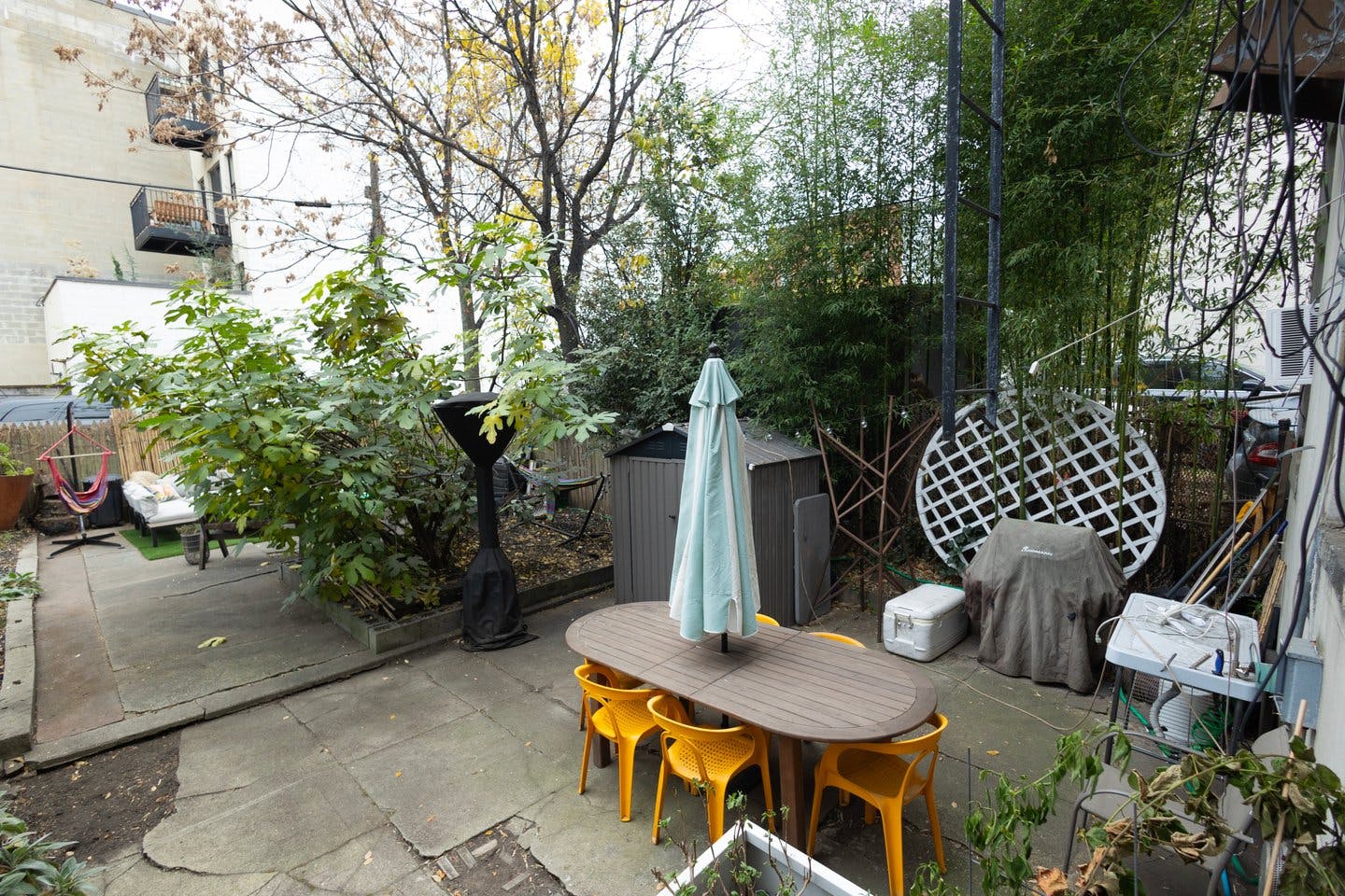 Colorful Spacious Garden Apartment in Red Hook, Brooklyn