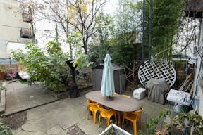 Colorful Spacious Garden Apartment - Image 24