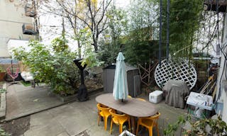 Colorful Spacious Garden Apartment - Image 24