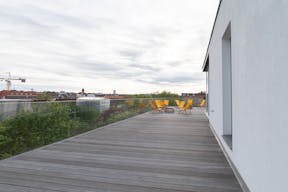 Soiree Rooftop with Skyline View - Image 8