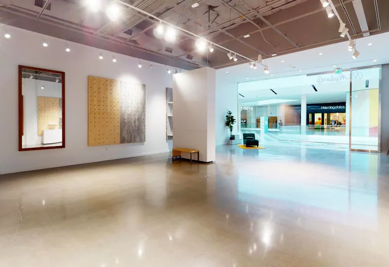 Nice and Bright Pop Up Retail Space - Image 1