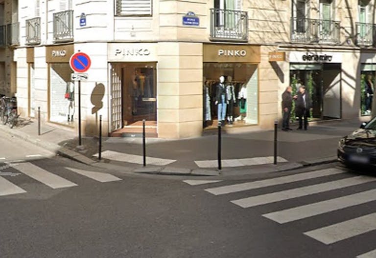 Boutique Shop For Rent - Paris 16th Near Arc de Triomphe - Image 0