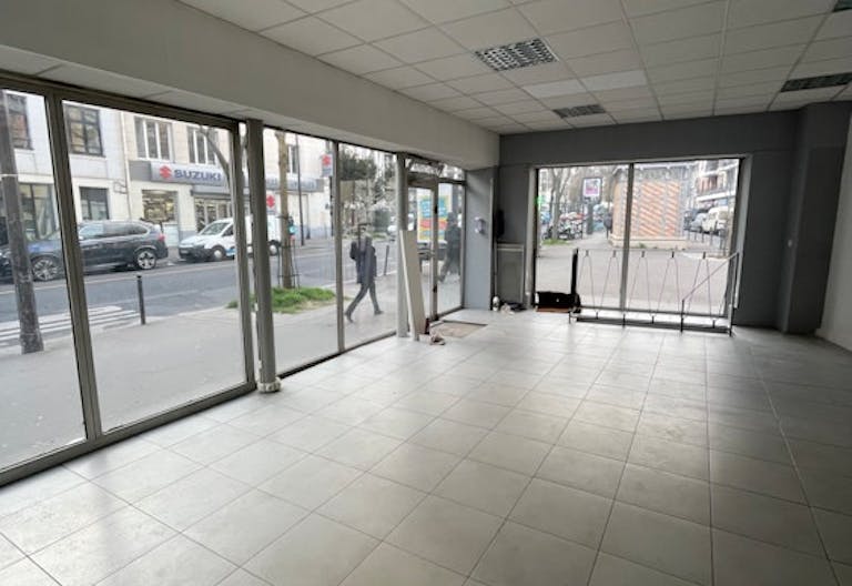 Rue des pyrénées Boutique Ephémère - Image 3