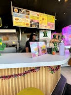 Prime corner space on Melrose - best pop up space in LA. - Image 3