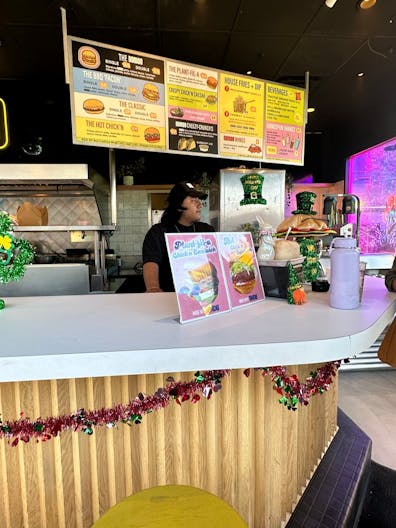 Prime corner space on Melrose - best pop up space in LA. - Image 3